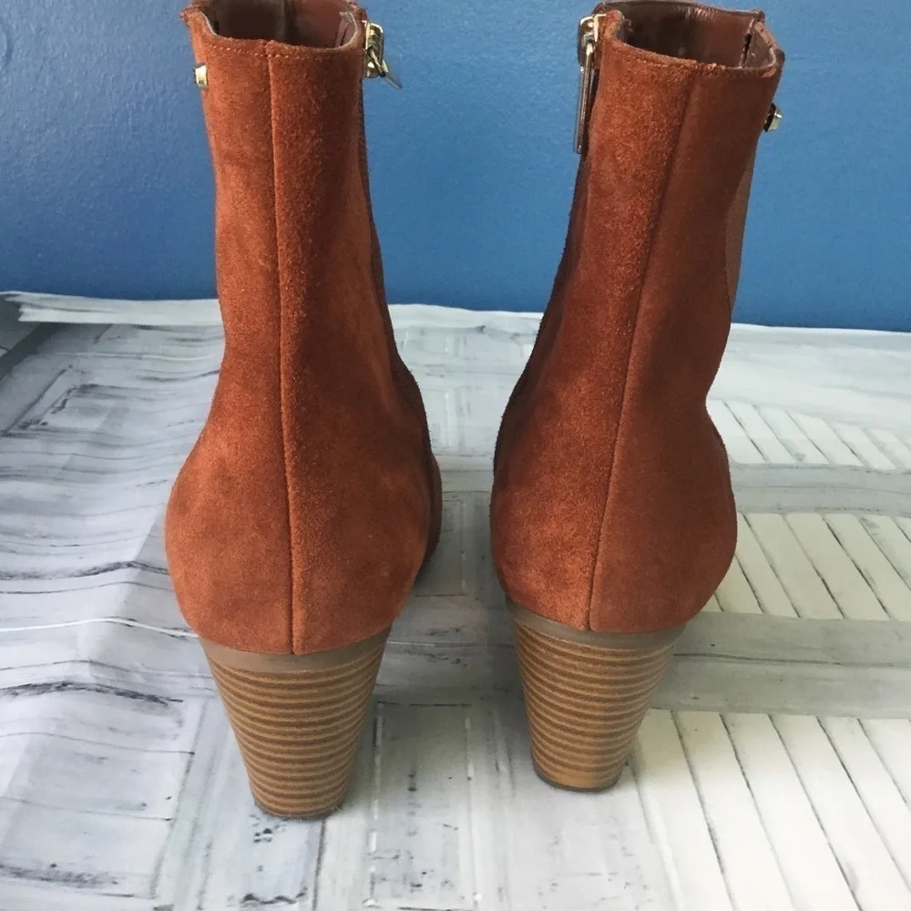 Bandolino Brown Leather Booties